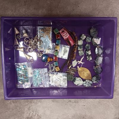 JEWELRY MAKERS BEADS (11)