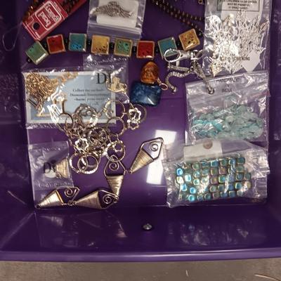 JEWELRY MAKERS BEADS (11)