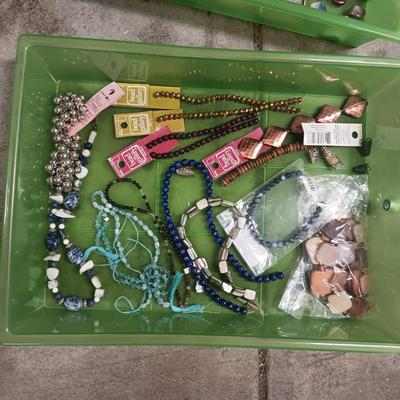 JEWELRY MAKERS BEADS (12)