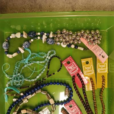 JEWELRY MAKERS BEADS (12)
