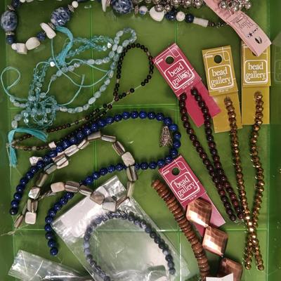 JEWELRY MAKERS BEADS (12)