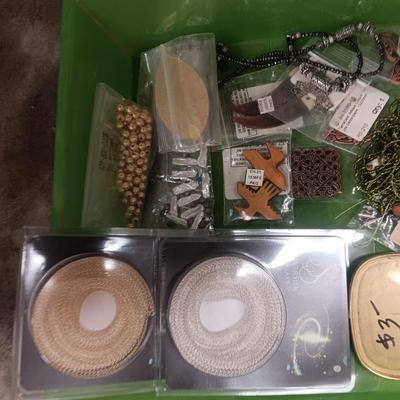 JEWELRY MAKERS SUPPLIES (1)