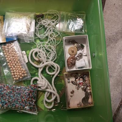 JEWELRY MAKERS BEADS (13)