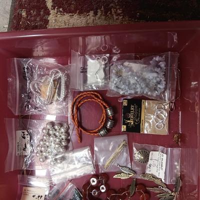 JEWELRY MAKERS BEADS (14)