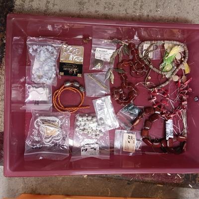 JEWELRY MAKERS BEADS (14)