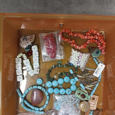JEWELRY MAKERS BEADS (15)