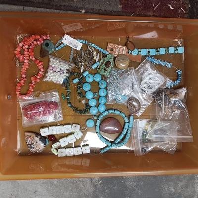 JEWELRY MAKERS BEADS (15)