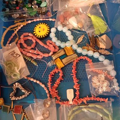 JEWELRY MAKERS BEADS (16)