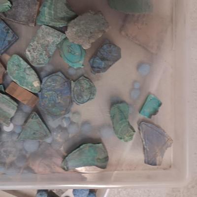 MAINLY 1" - 3" CUT STONES