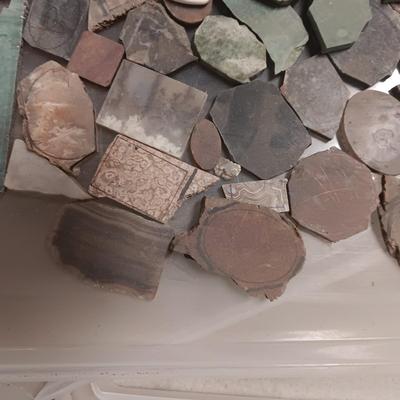 MAINLY 1" - 3" CUT STONES