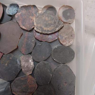 MAINLY 1" - 3" CUT STONES
