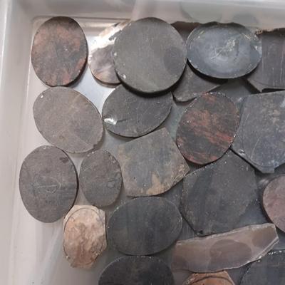 MAINLY 1" - 3" CUT STONES