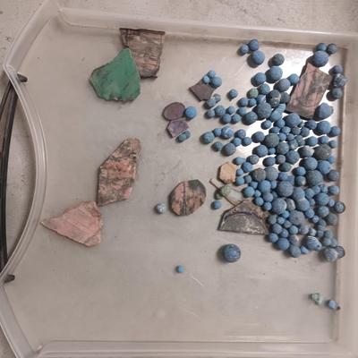 MAINLY 1" - 3" CUT STONES