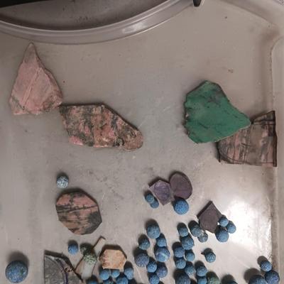 MAINLY 1" - 3" CUT STONES