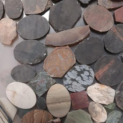 MAINLY 1" - 3" CUT STONES