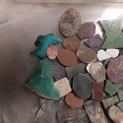 MAINLY 1" - 3" CUT STONES