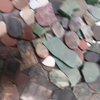 MAINLY 1" - 3" CUT STONES
