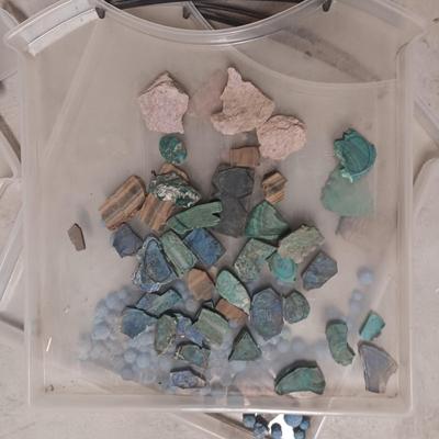MAINLY 1" - 3" CUT STONES