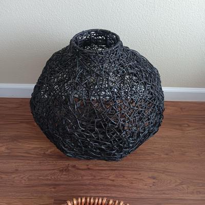 LARGE MESH DECORATIVE VASE AND UNIQUE BASKET WITH BIRDS