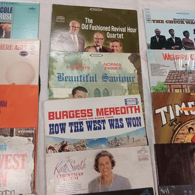 LARGE ASSORTMENT OF VINYL RECORD ALBUMS
