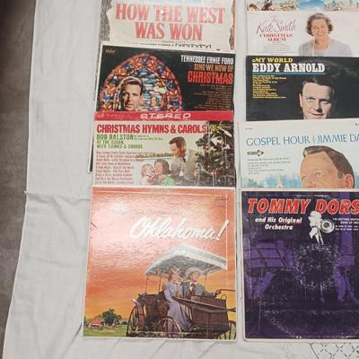 LARGE ASSORTMENT OF VINYL RECORD ALBUMS