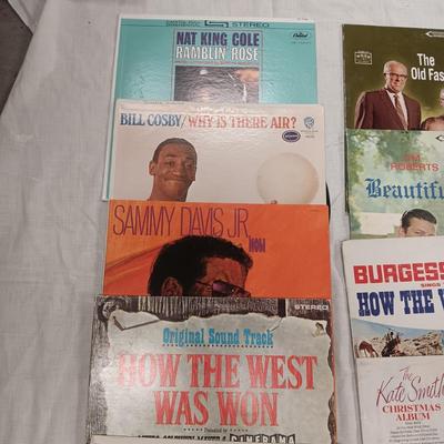 LARGE ASSORTMENT OF VINYL RECORD ALBUMS