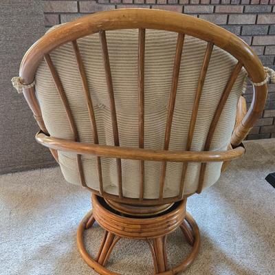 Swivel Rattan Chair with Cushion