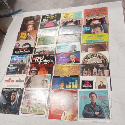 LARGE ASSORTMENT OF VINYL RECORD ALBUMS