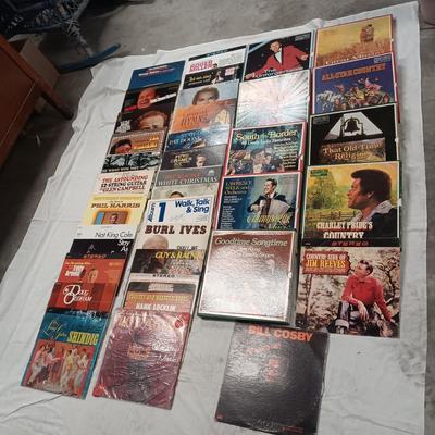 LARGE ASSORTMENT OF VINYL RECORD