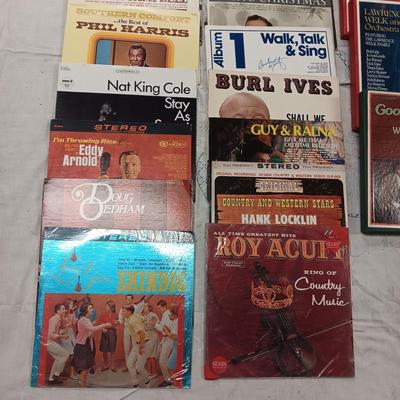 LARGE ASSORTMENT OF VINYL RECORD