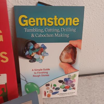 BOOKS ON GEMSTONES, AGATES, JASPERS AND WHERE TO FIND THEM