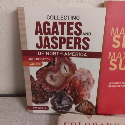BOOKS ON GEMSTONES, AGATES, JASPERS AND WHERE TO FIND THEM