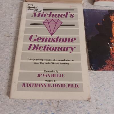 BOOKS ON GEMSTONES, AGATES, JASPERS AND WHERE TO FIND THEM