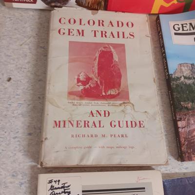 BOOKS ON GEMSTONES, AGATES, JASPERS AND WHERE TO FIND THEM