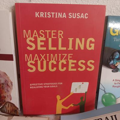 BOOKS ON GEMSTONES, AGATES, JASPERS AND WHERE TO FIND THEM