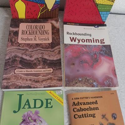 BOOKS ON ROCKHOUNDING AND GEOLOGY IN CO AND WY