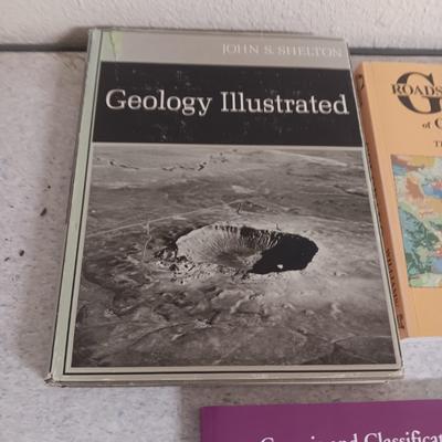 BOOKS ON GEOLOGY AND CLASSIFICATION OF AGATES AND JASPERS