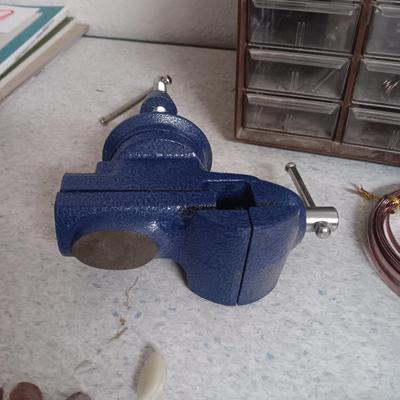 JEWELRY MAKING TOOLS AND SUPPLIES