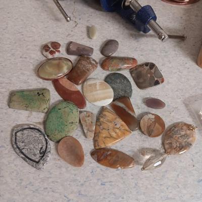 JEWELRY MAKING TOOLS AND SUPPLIES