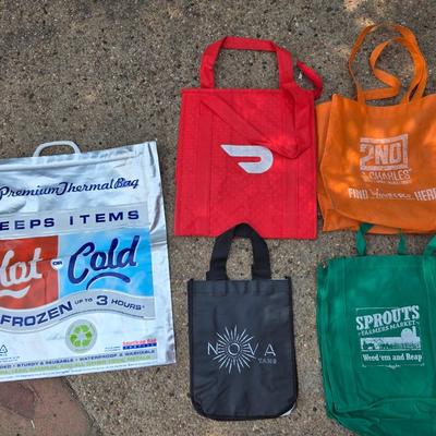 Hot/Cold Bag, Reusable Grocery Bags including an Insulated Bag