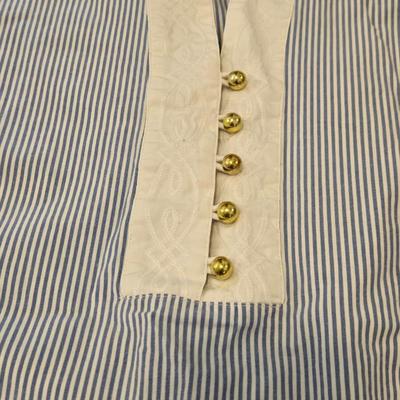 Ellen Tracy Gray & White Sweater and Vineyard Vines Long Blue & White Stripe Top