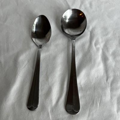 Rogers Stainless Flatware Set (K-MK)