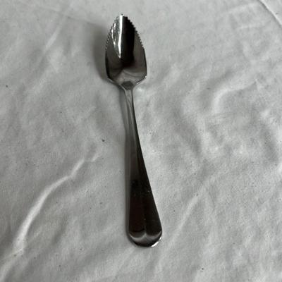 Rogers Stainless Flatware Set (K-MK)