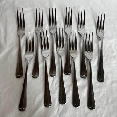 Rogers Stainless Flatware Set (K-MK)