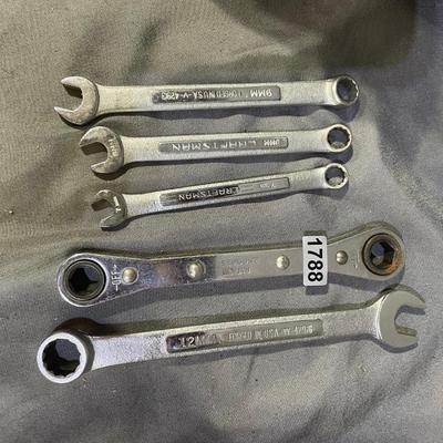 Combo wrench assortment