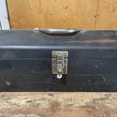 Metal tool box