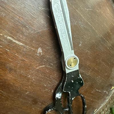 Vintage j.Wiss & Sons pinking shears
