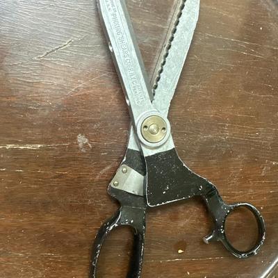 Vintage j.Wiss & Sons pinking shears