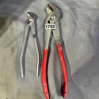 Pliers