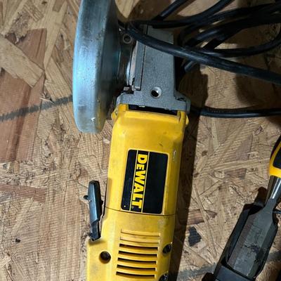 Dewalt Tools Lot - Grinder, Chisel Set, Saw Blade